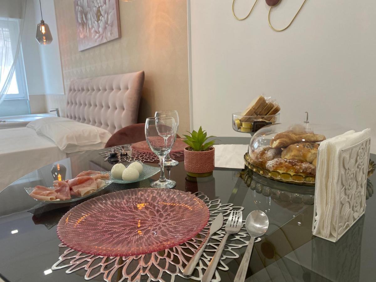 Maison De Luxe Bed & Breakfast 3*